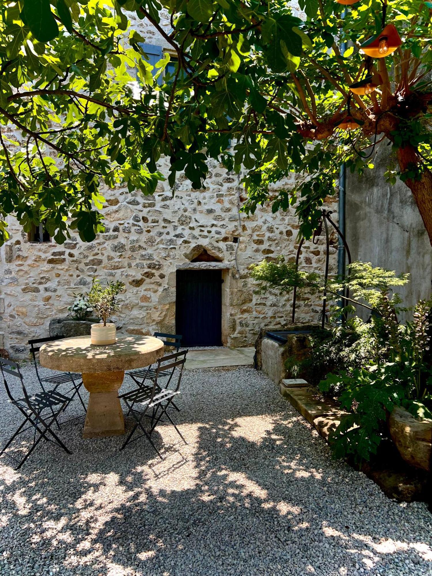 Hotel Maison Erica Saint-Mamert-du-Gard Exterior foto